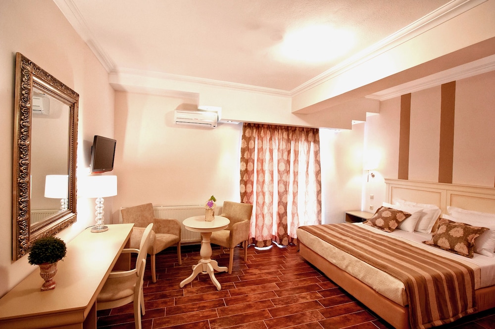 Standard Double or Twin Room photo 3