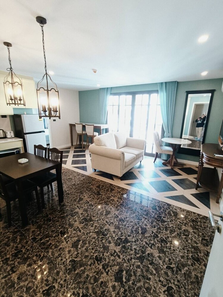 Family Condo, 2 Bedrooms, Pool View