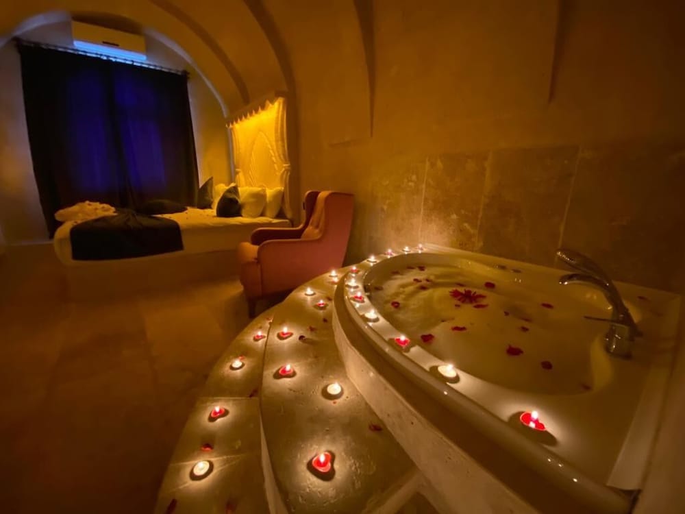 Luxury Suite photo 2