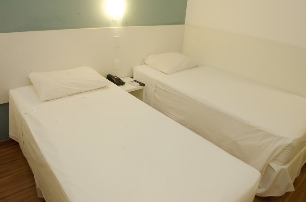 Standard Single Room, 2 Twin Beds photo 2