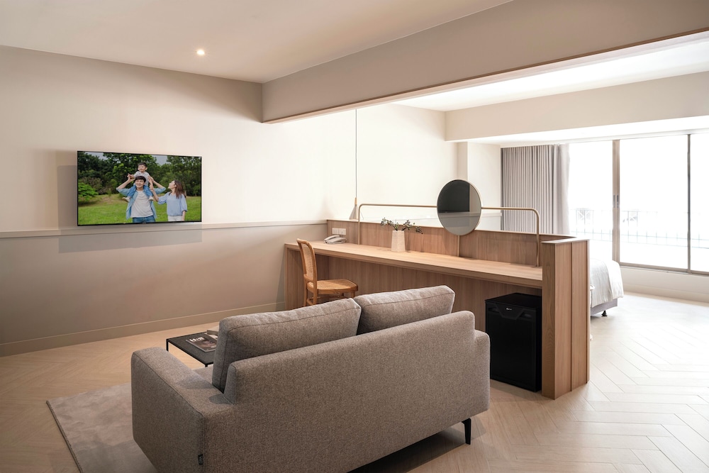 Family Room (with Bunk Bed) thumbnail 5