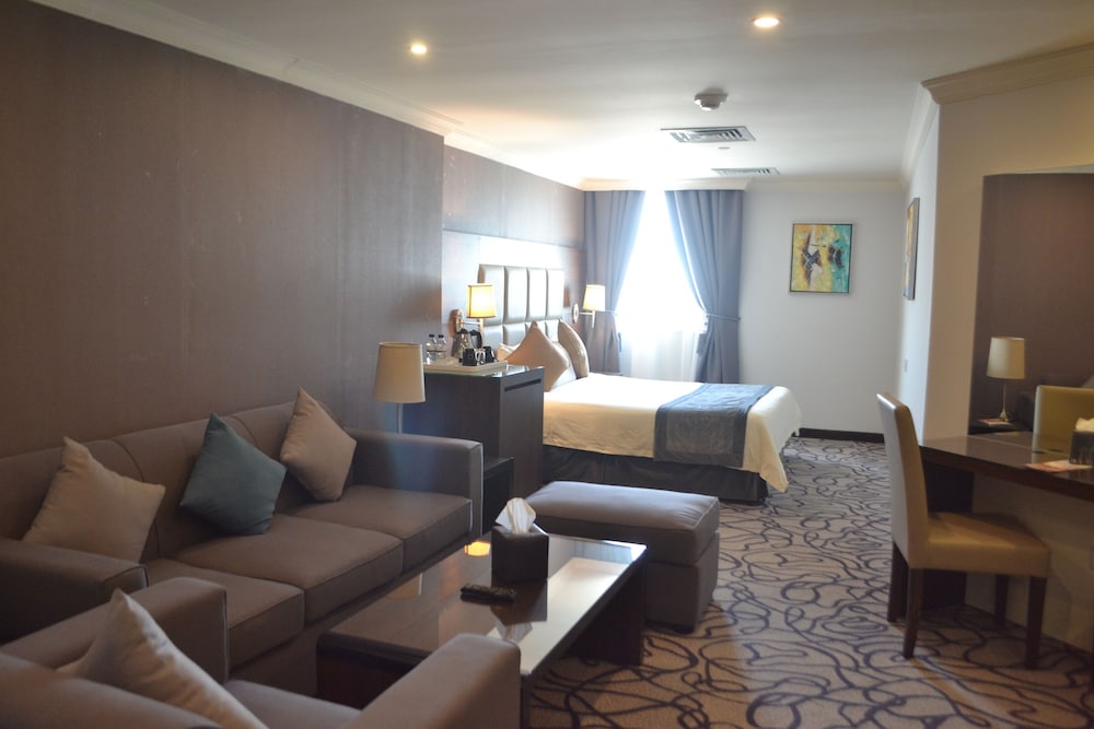 Standard Room, 1 King Bed with Sofa bed photo 2