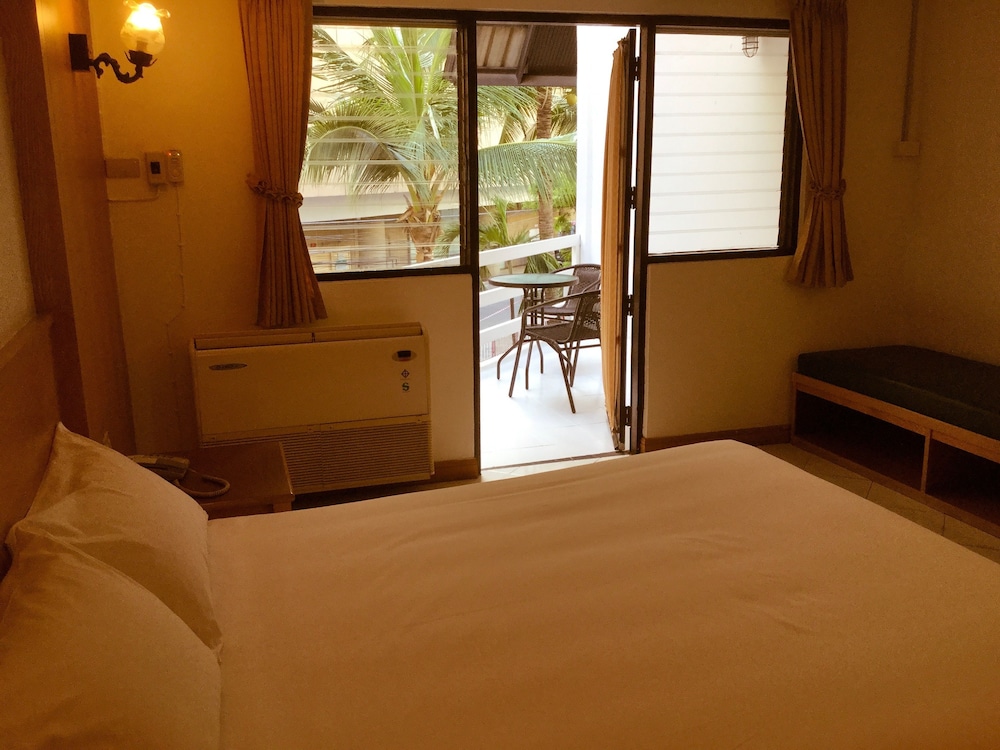 Deluxe Double Room, 1 Queen Bed photo 1