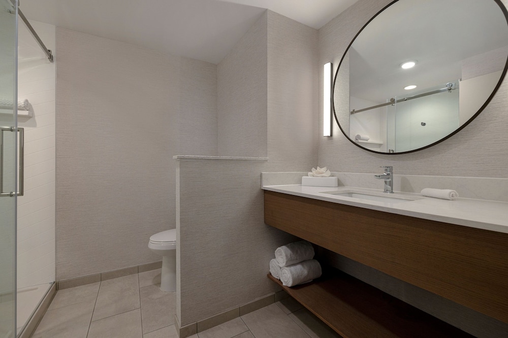 Business Room, 1 King Bed - Photo 7