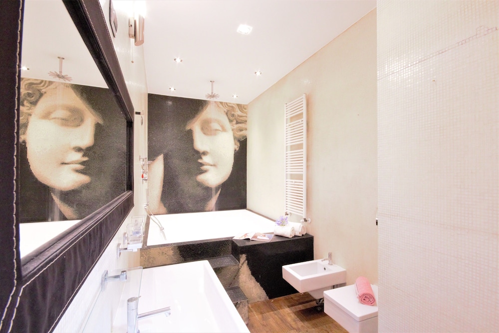 Luxury Apartment, 3 Bedrooms, Terrace photo 2