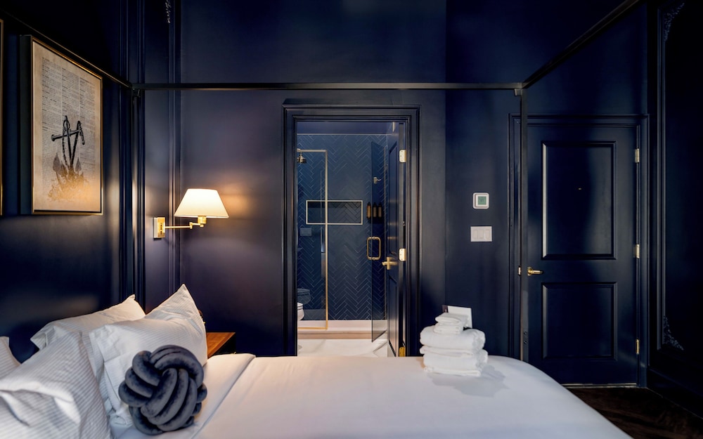 King Suite-Room 4