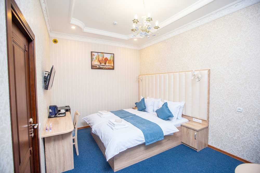 Deluxe Double or Twin Room - Photo 5