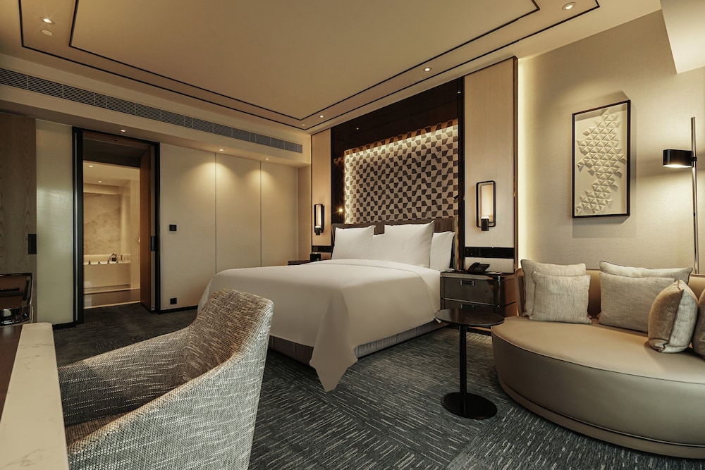 Premier Suite, Non Smoking, Harbor View photo 2