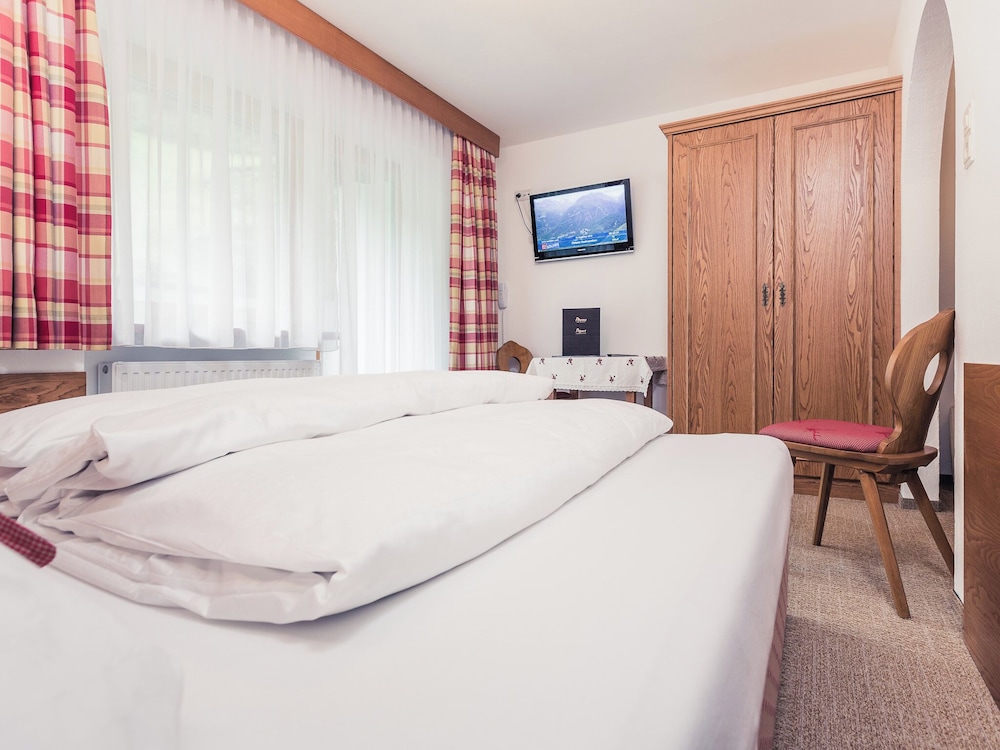 Economy Double Room photo 3