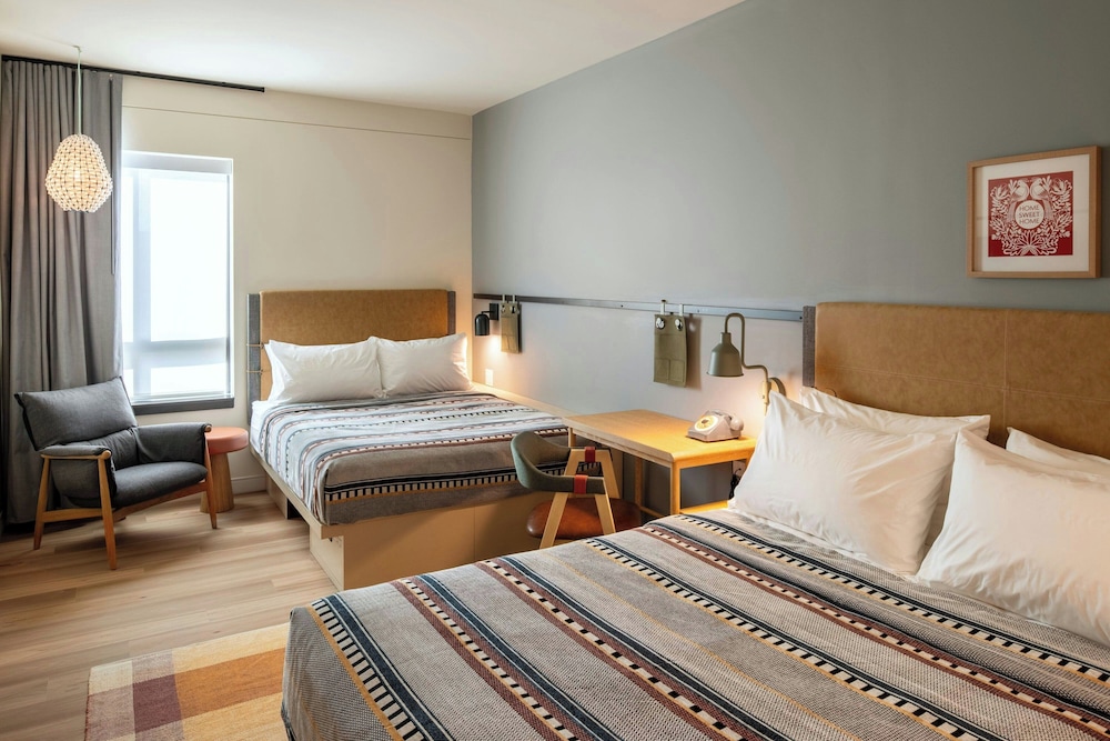 Room, 2 Queen Beds (Mobility/Hearing Access, Roll-in Shwr) photo 1
