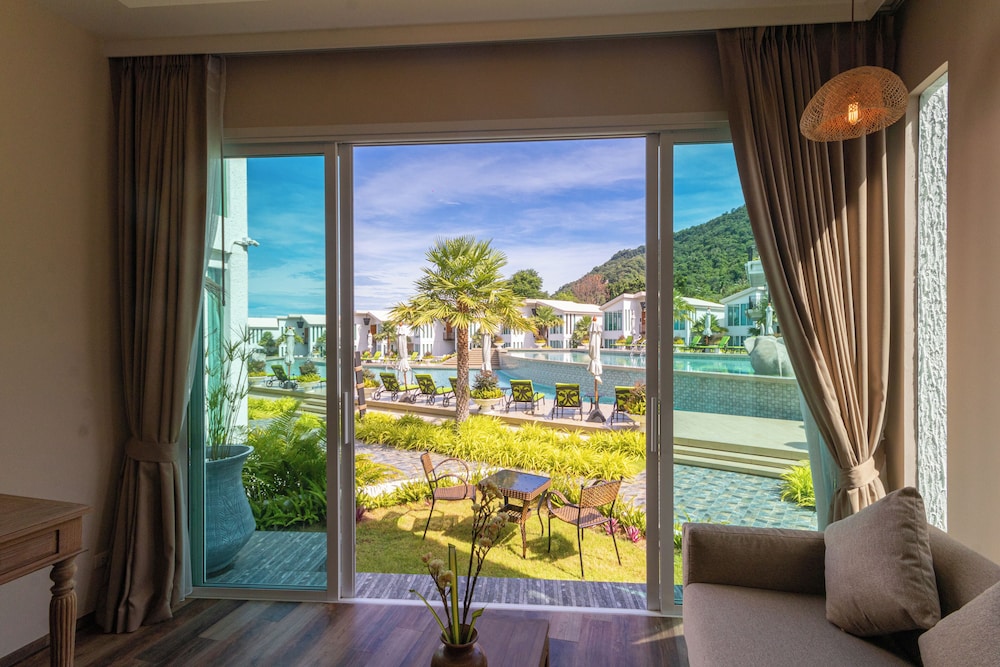 Deluxe Private Plunge Pool Villa - Photo 5