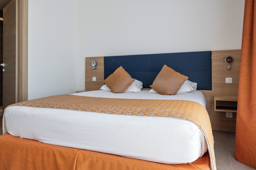 Apartment, Sea View - Photo 1