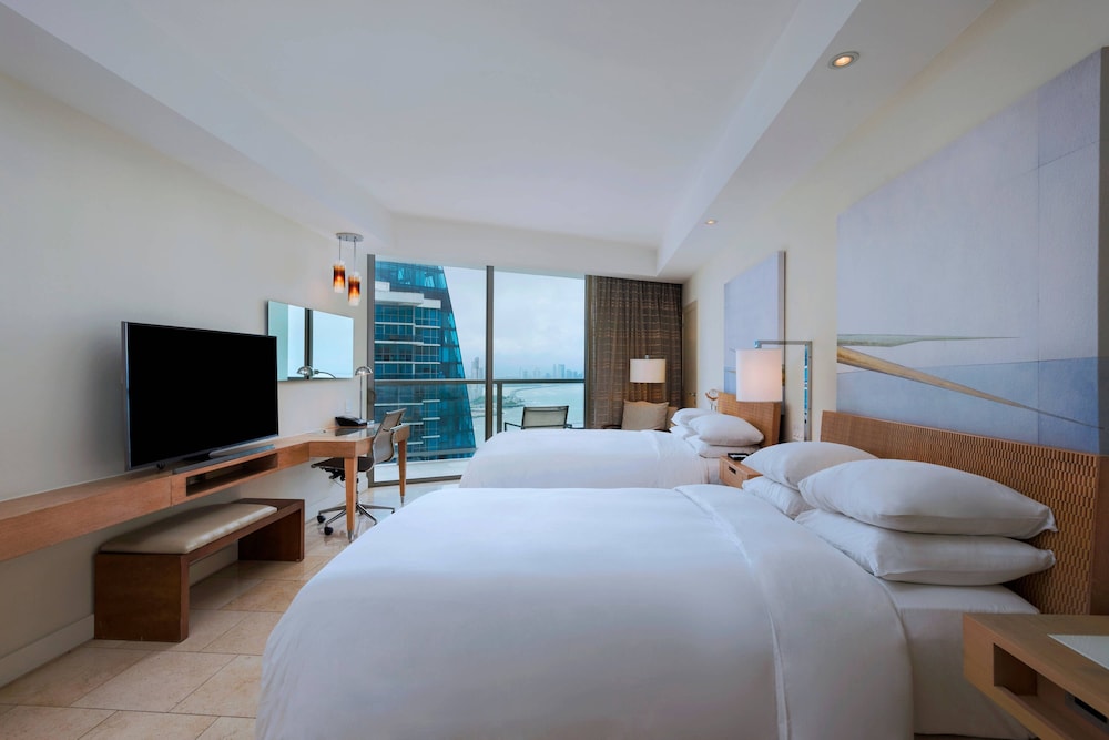 Deluxe Room, 2 Double Beds, Partial Ocean View - Photo 1