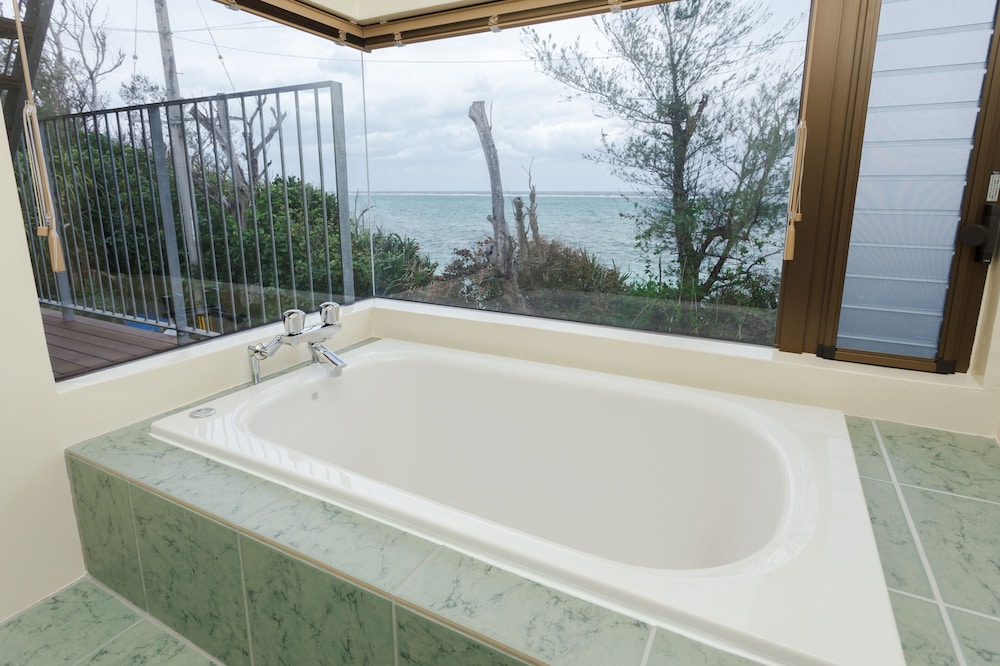 Green Room with Deck, Starry Sky and Sea View, 2-4 Guests, Non Smoking photo 2