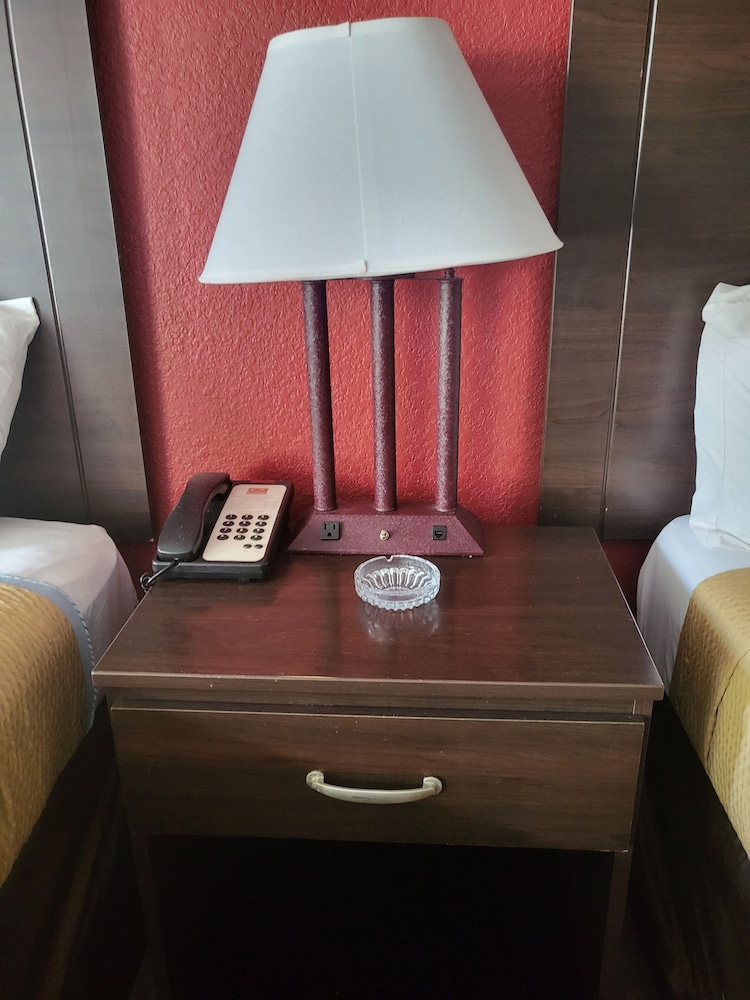 Room, 2 Double Beds, Accessible, Non Smoking - Photo 5