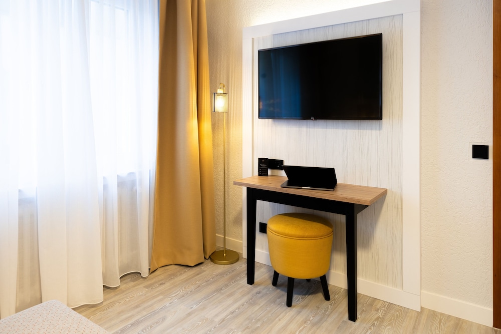 Room, 1 Queen Bed (Cosy) - Photo 1