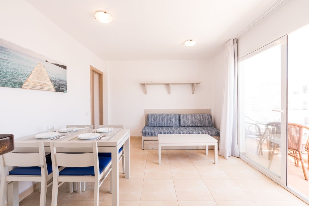 Apartamento, 2 habitaciones, Balcón