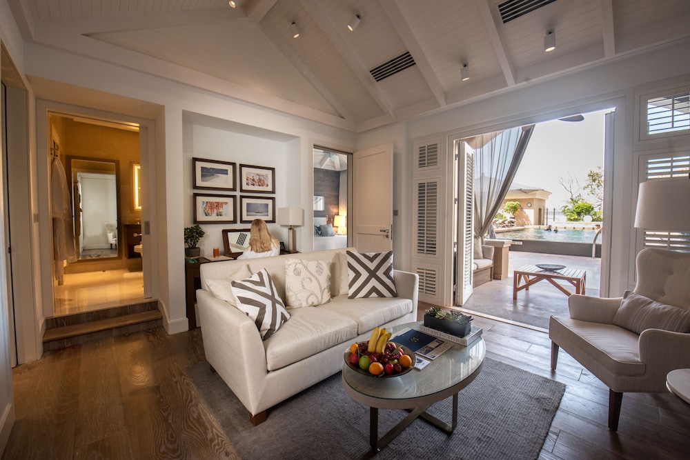 Aspen Pool Chalet - Private Butler, Lounge Access including Afternoon Tea, Evening Cocktail Hours
