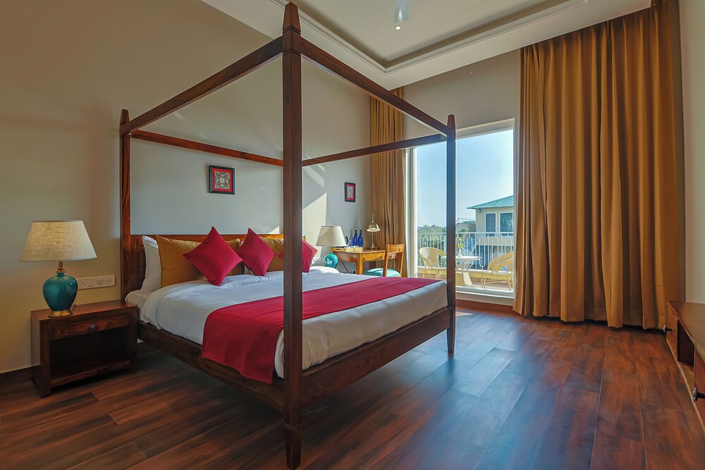 Luxury Room, Pool View photo 2