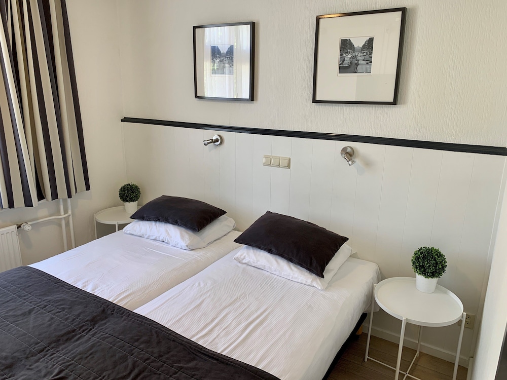 Standard Double Room Single Use photo 2