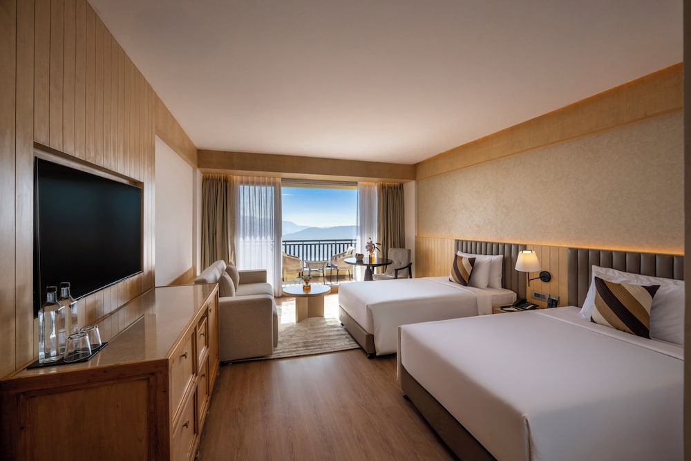 Superior Twin Room, Balcony, Mountain View