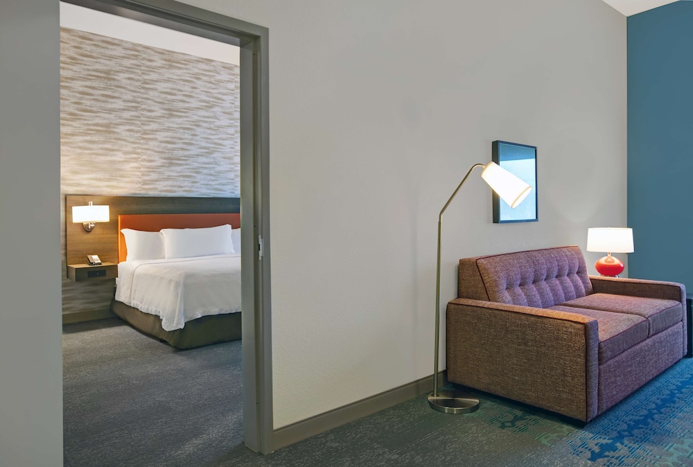 Studio, 1 King Bed, Accessible (Mobility & Hearing, Roll-in Shower) - Photo 1