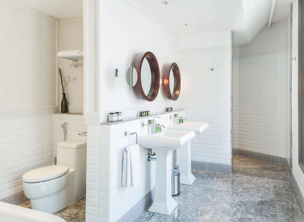 Premier Studio Suite photo 2