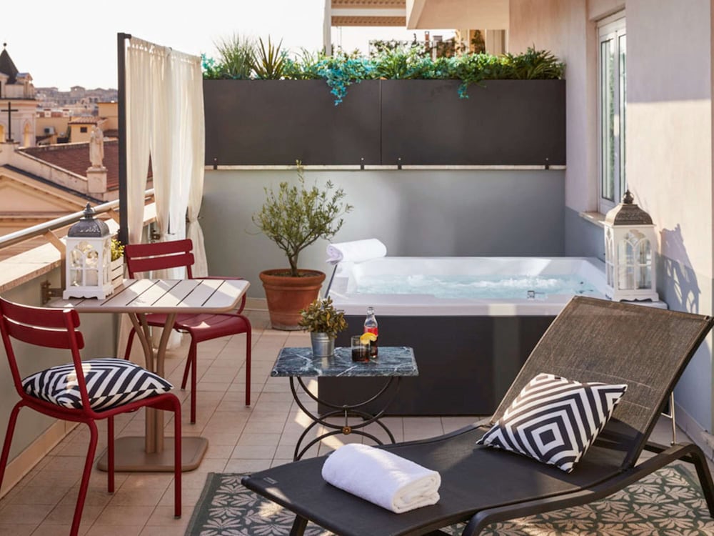 Deluxe Room, 1 Double Bed (Jacuzzi on private terrace) - Photo 1