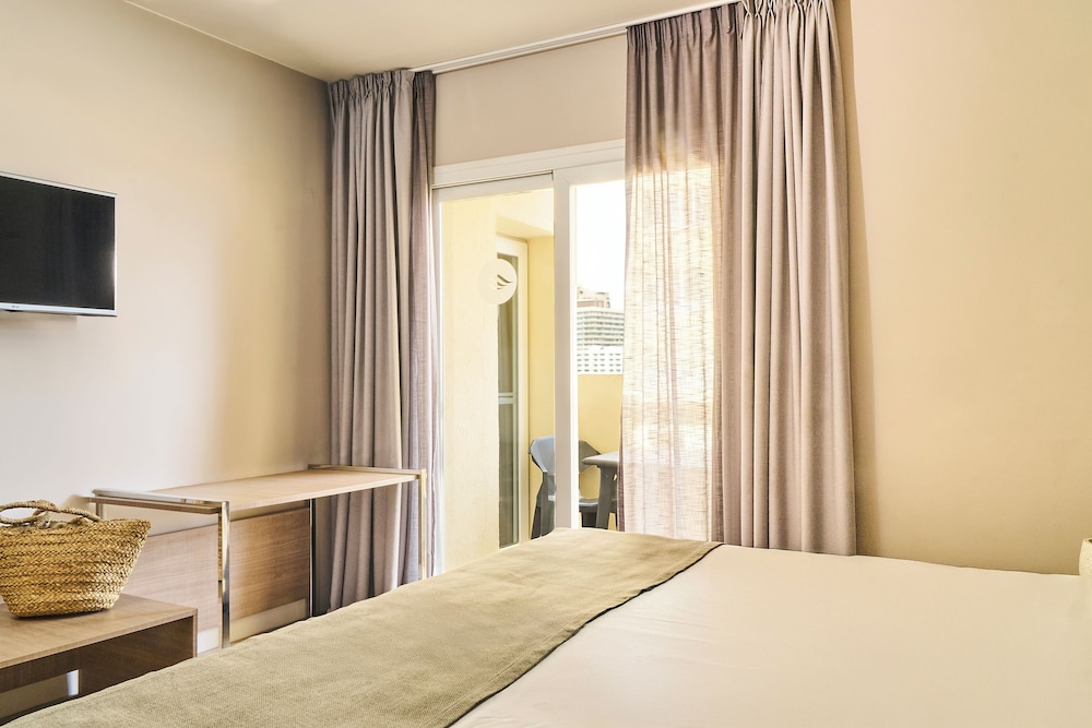 Apartment, 1 Bedroom, Balcony (2 adults + 1 child) - Photo 7