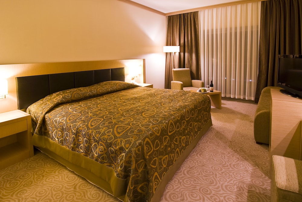 Standard Room, Non Smoking, Mountain View