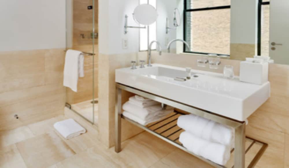 Junior Suite, Park View thumbnail 5