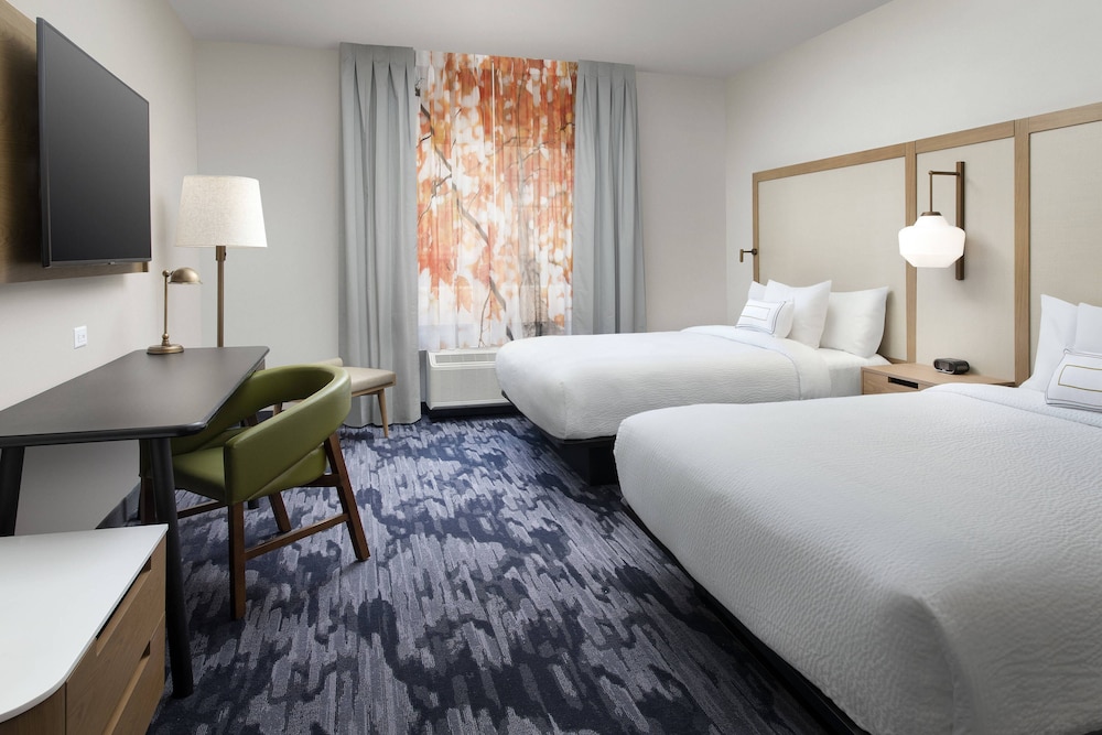 Room, 2 Queen Beds (Mobility/Hearing Accessible, Tub)