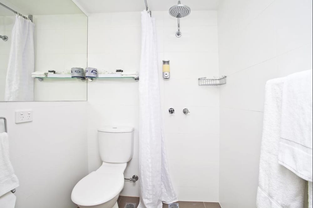 Standard Room thumbnail 5