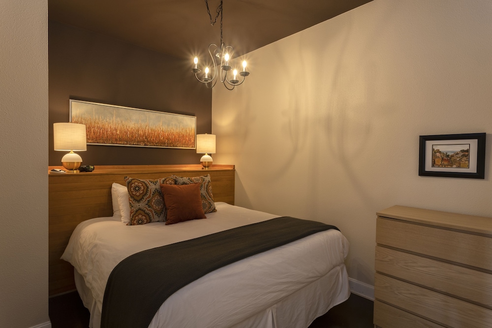 Premier Apartment, 2 Bedrooms, Non Smoking, Fireplace (7TH)