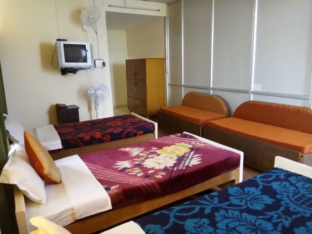 Deluxe Shared Dormitory, 3 Twin Beds photo 3
