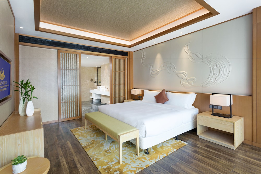 Deluxe Suite photo 1