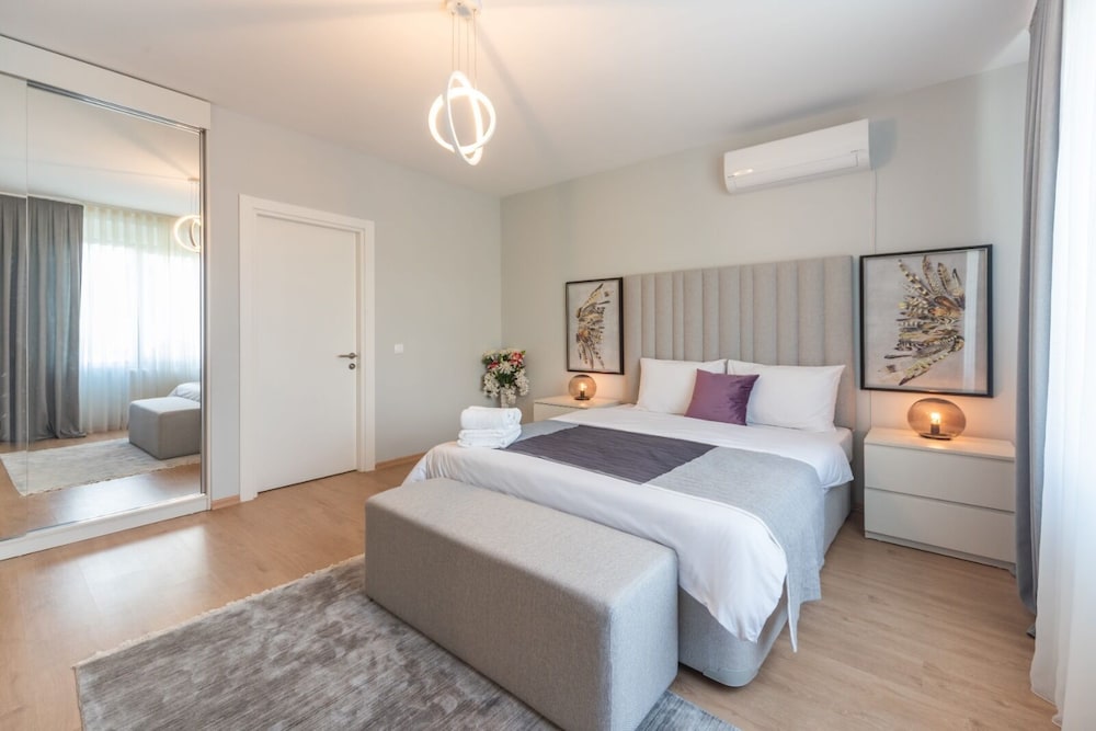 Suite - Photo 2