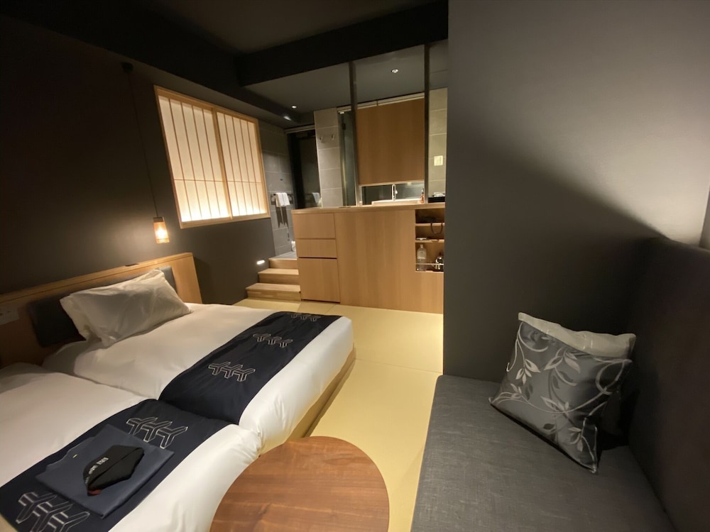 Deluxe Twin Room with Roof Top Open Air Bath - Photo 6