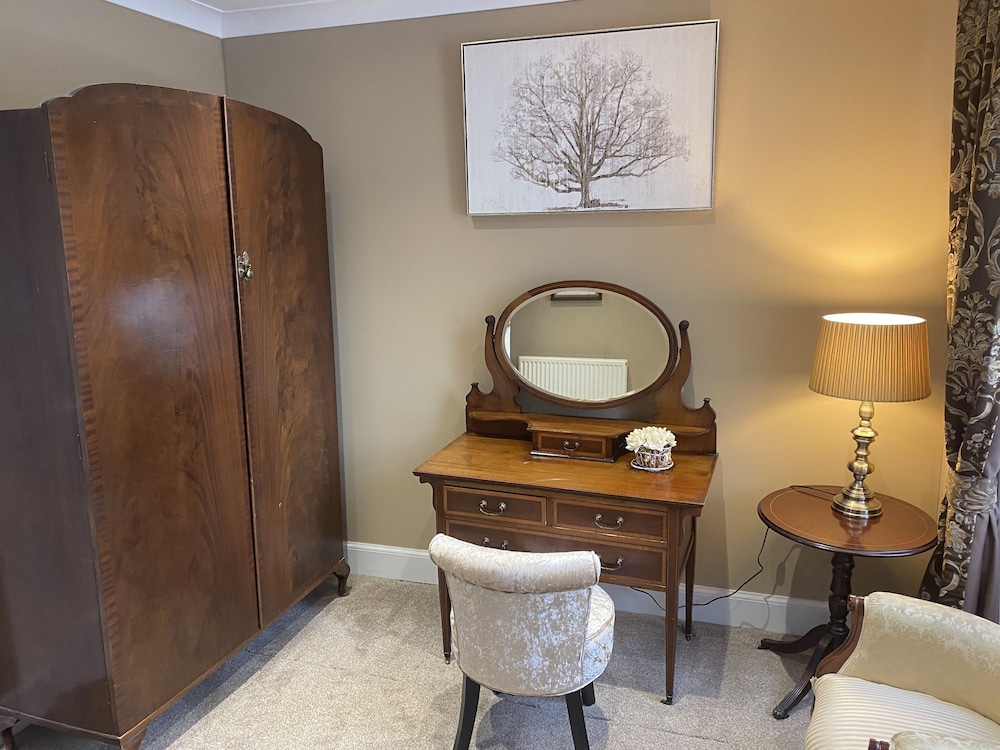 Master suite photo 2