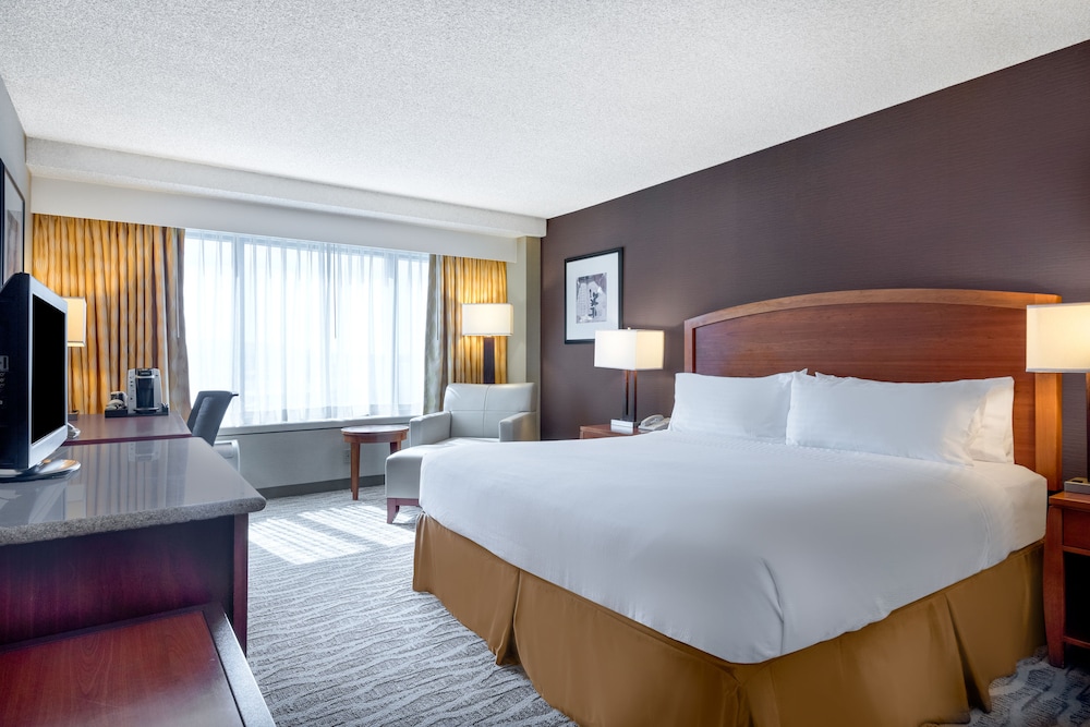 Suite, 1 Bedroom - Photo 2