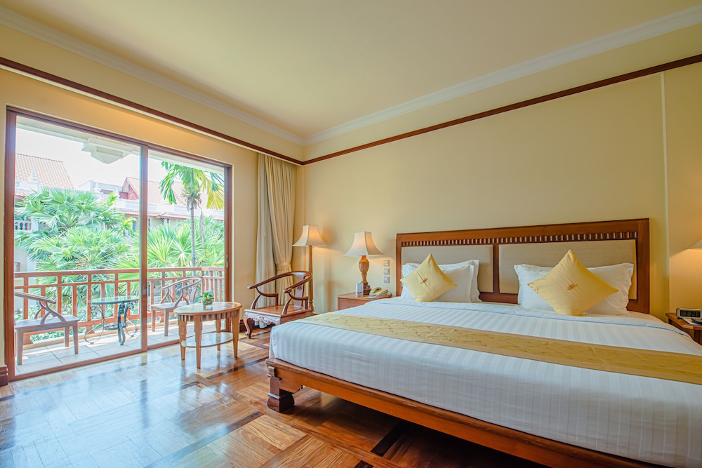 Deluxe Double Room Pool View - Photo 4