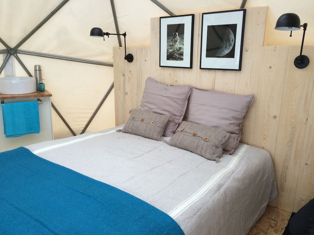 Double Room (Hot Igloo)
