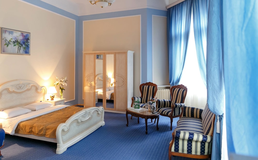 Standard Double or Twin Room - Photo 3