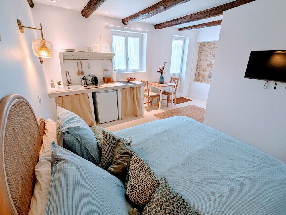 Executive Studio, Ensuite photo 2