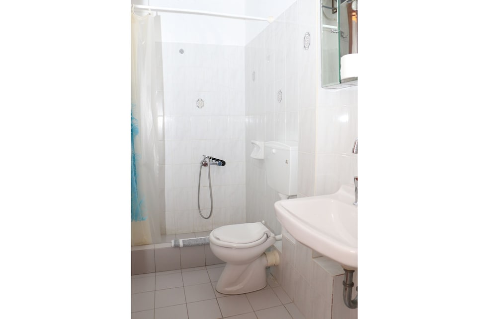 Triple Room - Photo 6