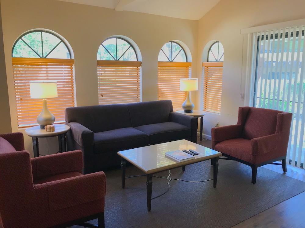 One Bedroom - Photo 7