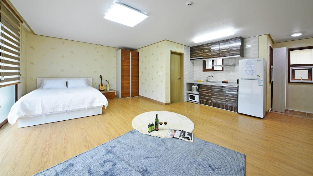 Basic Room, 1 Bedroom (A204(Ocean View)) - Photo 7