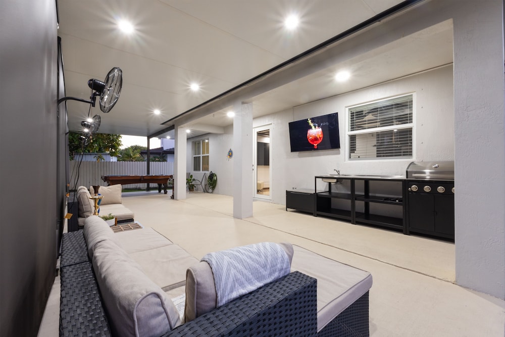 Miami Getaway Heated Pool House & Pool Table Villa, Foto 31