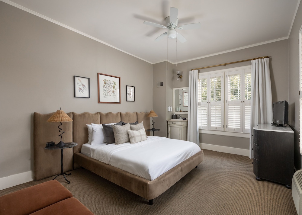 Room, 1 Queen Bed photo 1