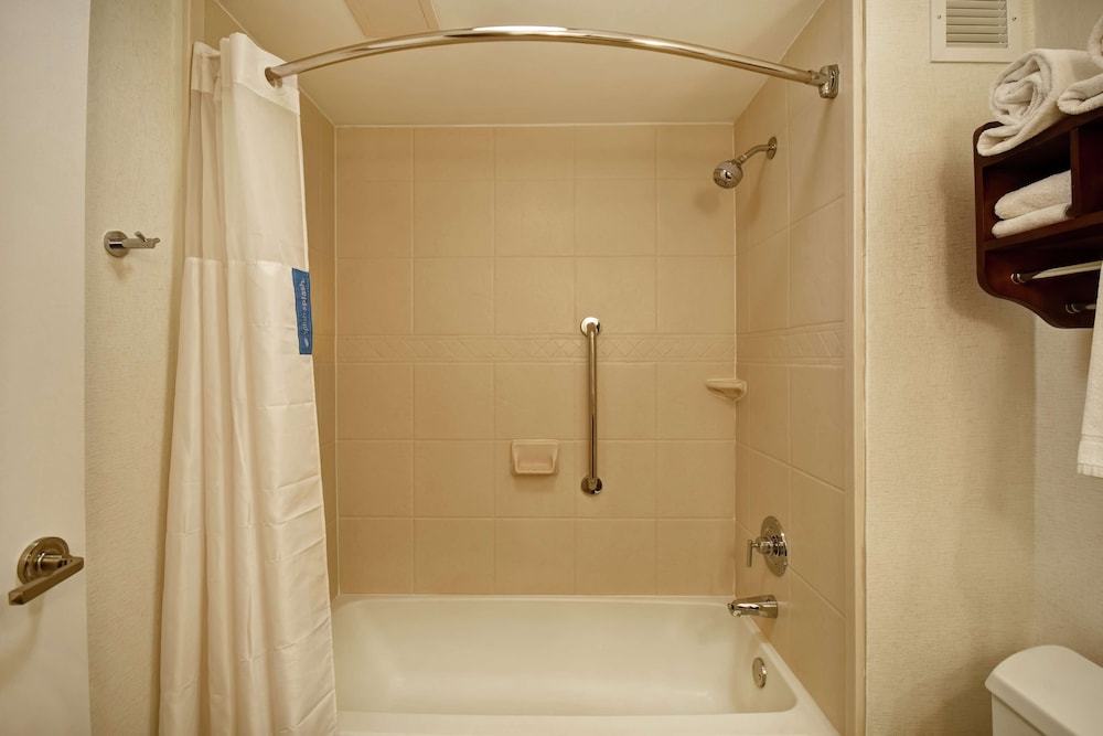 Room, 1 Double Bed, Accessible, Non Smoking - Photo 4